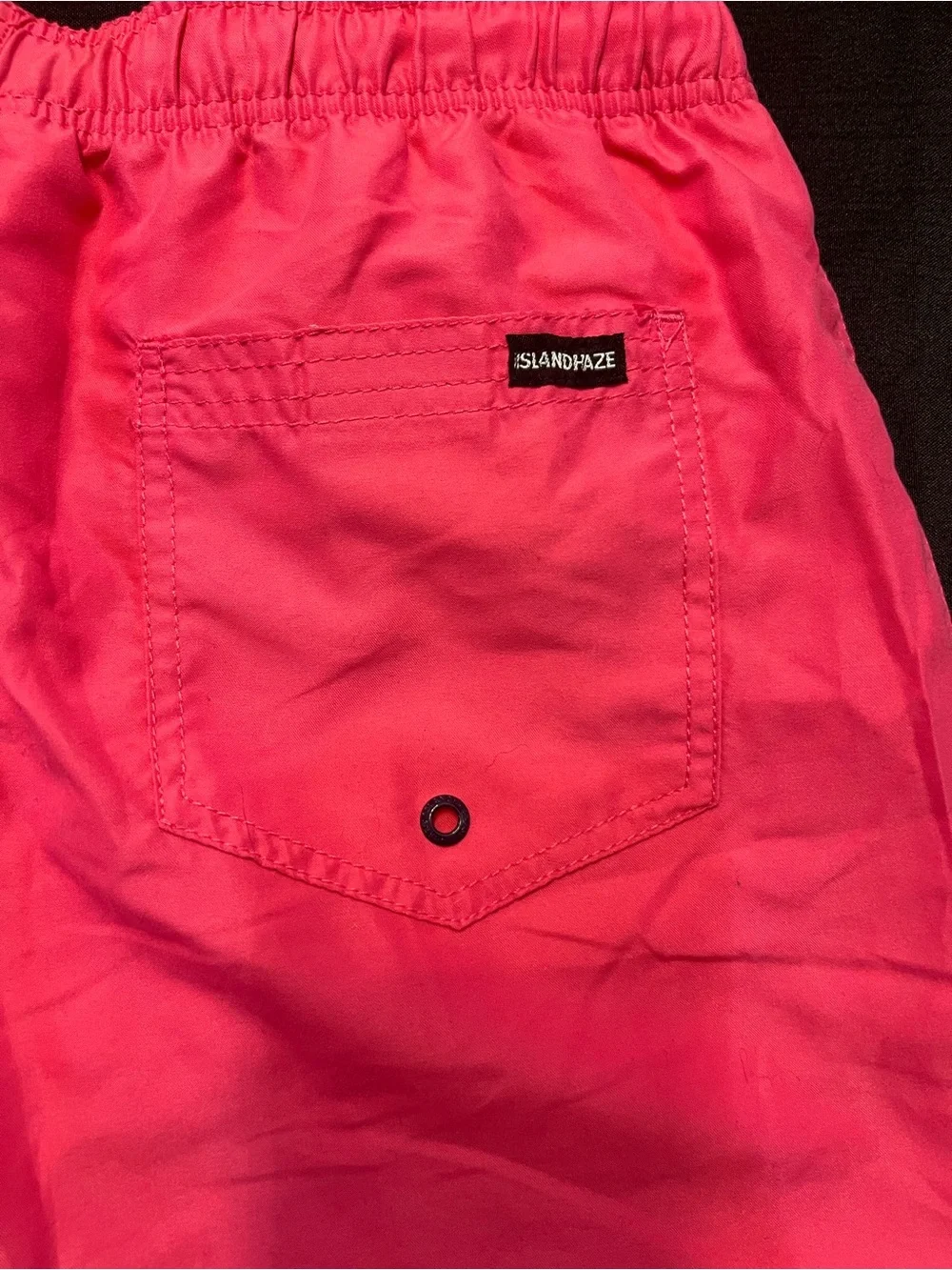Island Haze Men’s Swim Trunks Size Medium Fuschia Mesh Lined New with tags